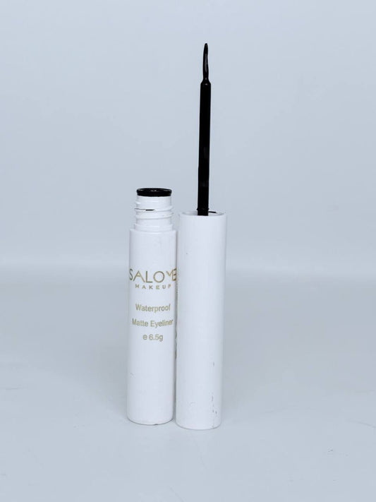 Delineador mate resistente al agua