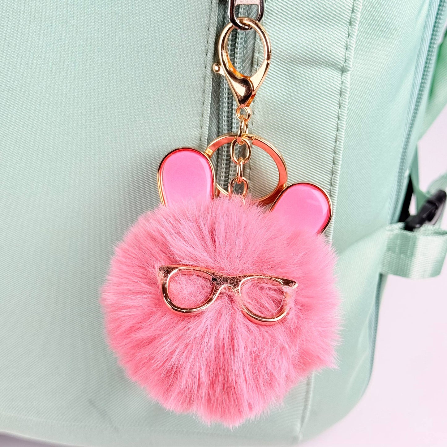 Llavero de pompón de conejito