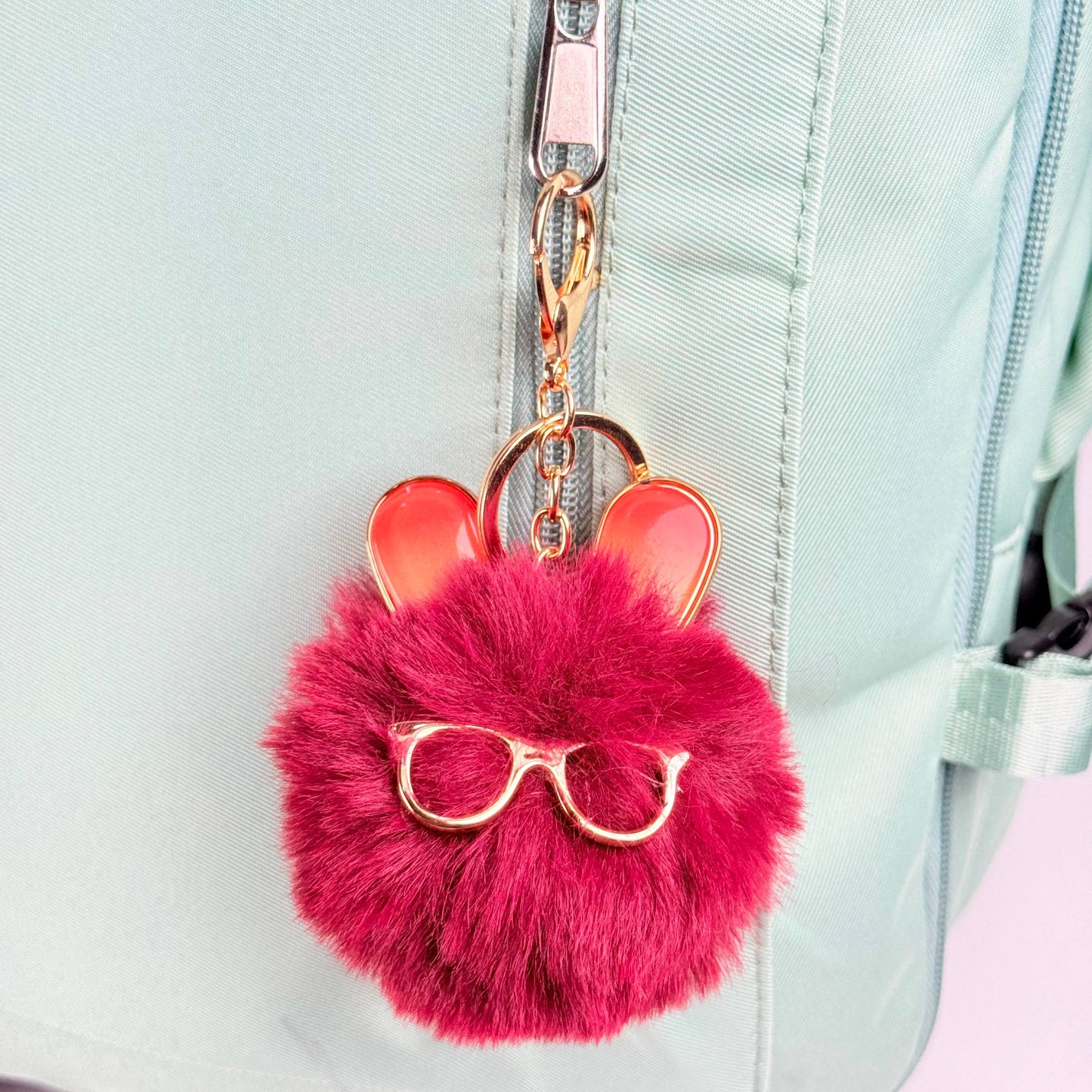 Llavero de pompón de conejito