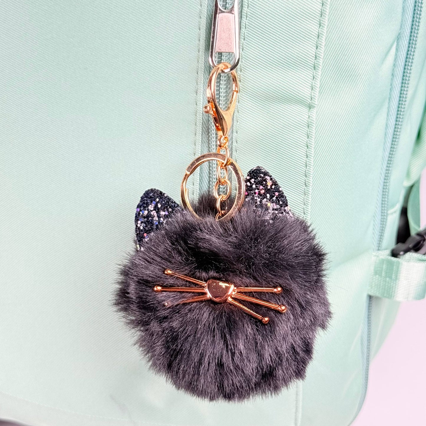 Llavero de pompón gatito