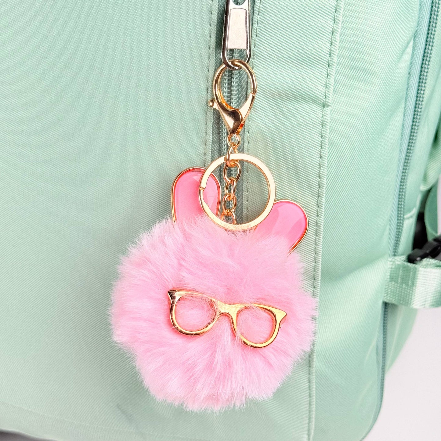 Llavero de pompón de conejito