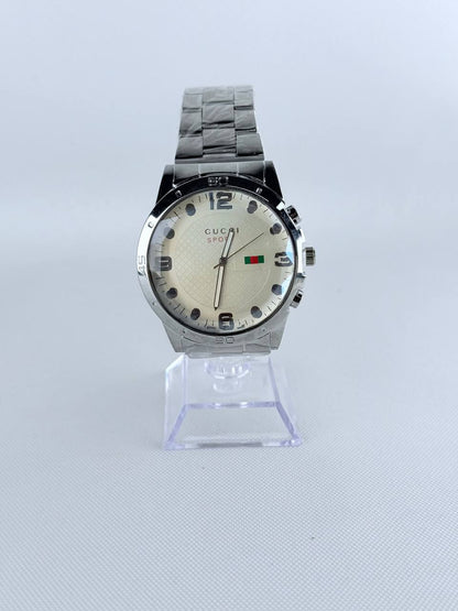 Reloj elegante