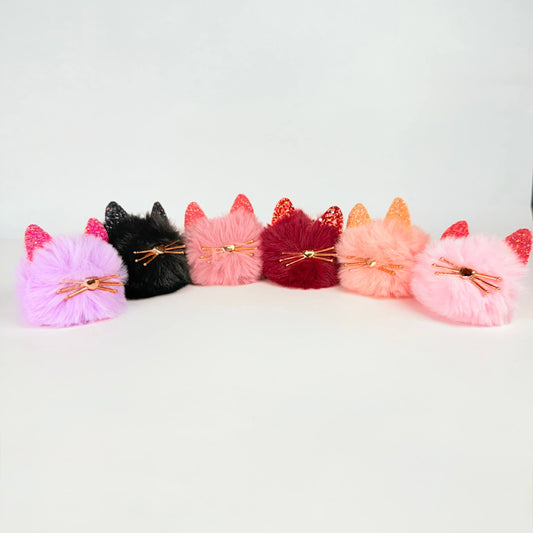 Llavero de pompón gatito