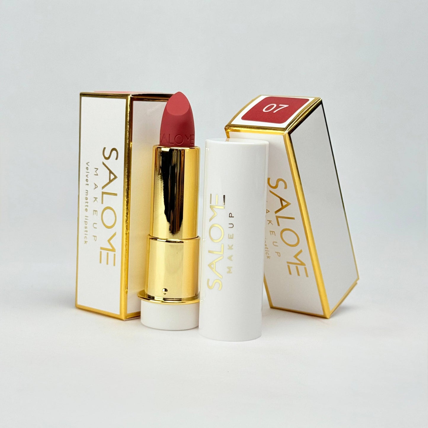 Lápiz labial mate aterciopelado salome